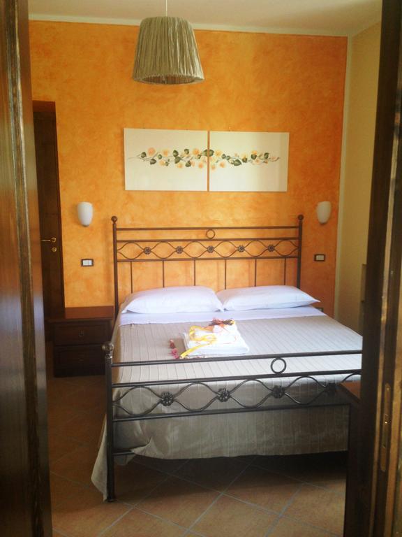 Al Casale Dei Nonni Bed and Breakfast Laureana Cilento Eksteriør billede