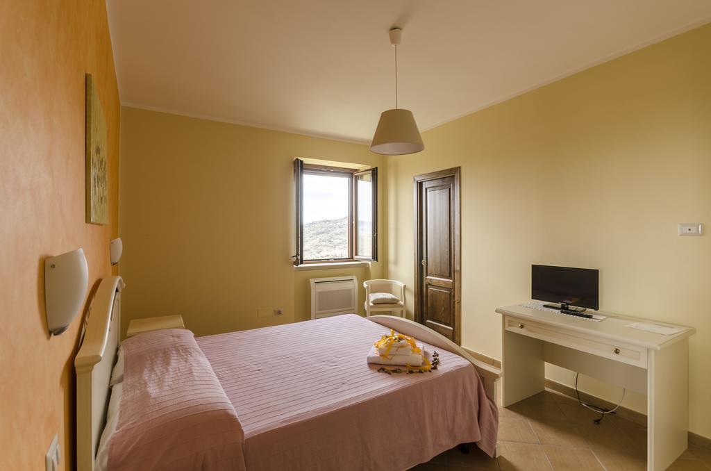 Al Casale Dei Nonni Bed and Breakfast Laureana Cilento Eksteriør billede