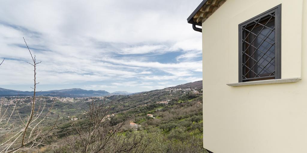 Al Casale Dei Nonni Bed and Breakfast Laureana Cilento Eksteriør billede